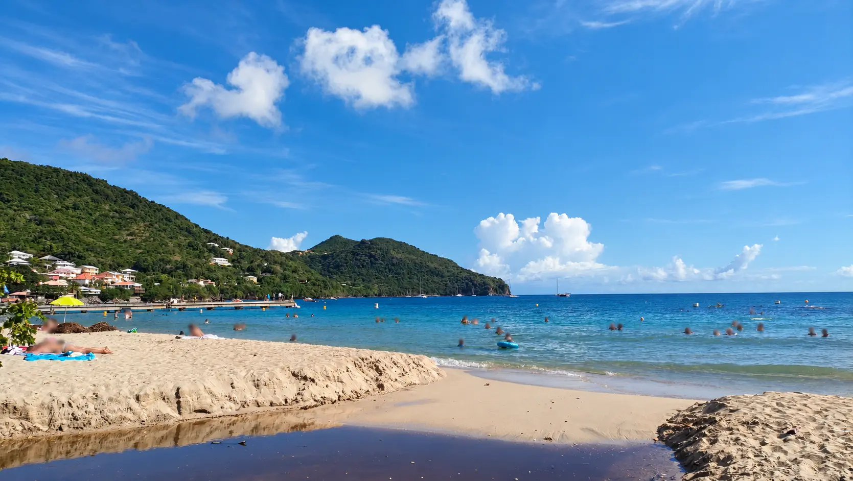 Au bord de la plage en Martinique